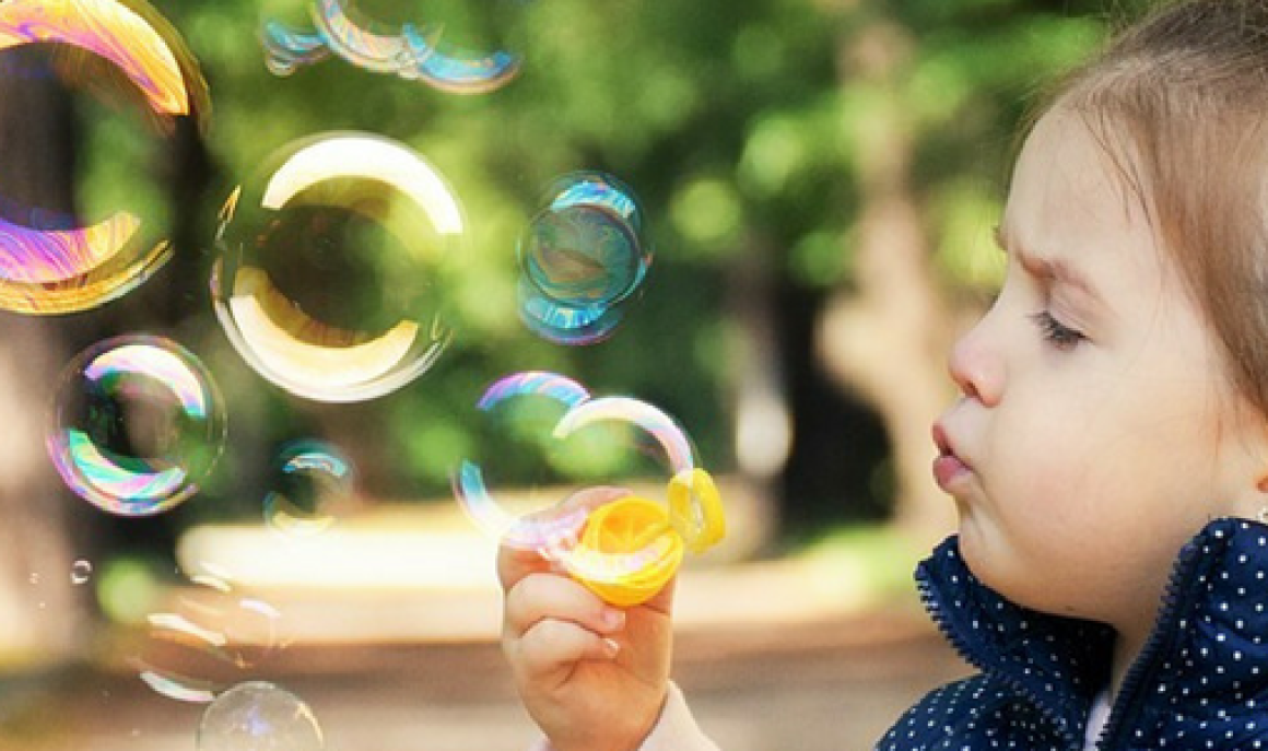 kid-and-bubbles